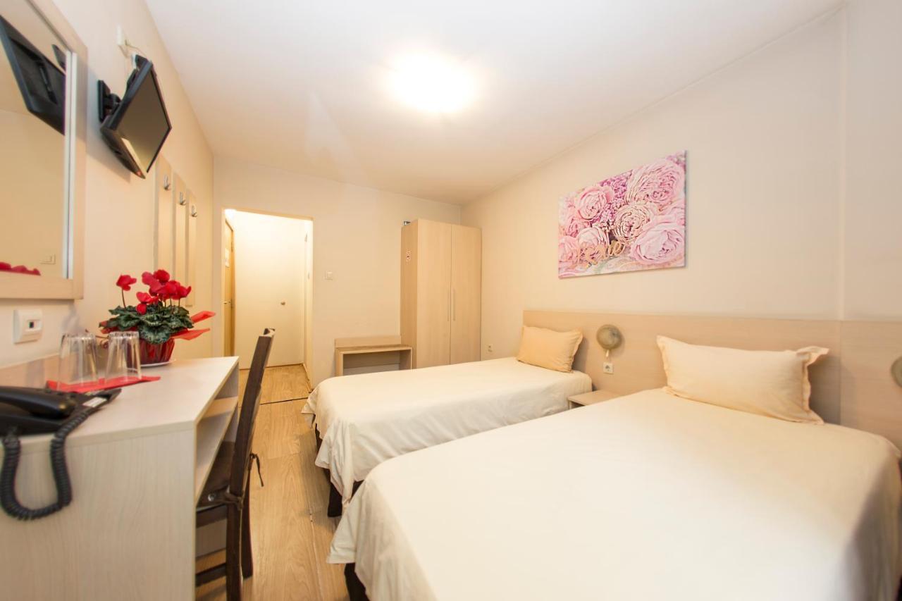 Family Hotel Madrid Sofia Buitenkant foto