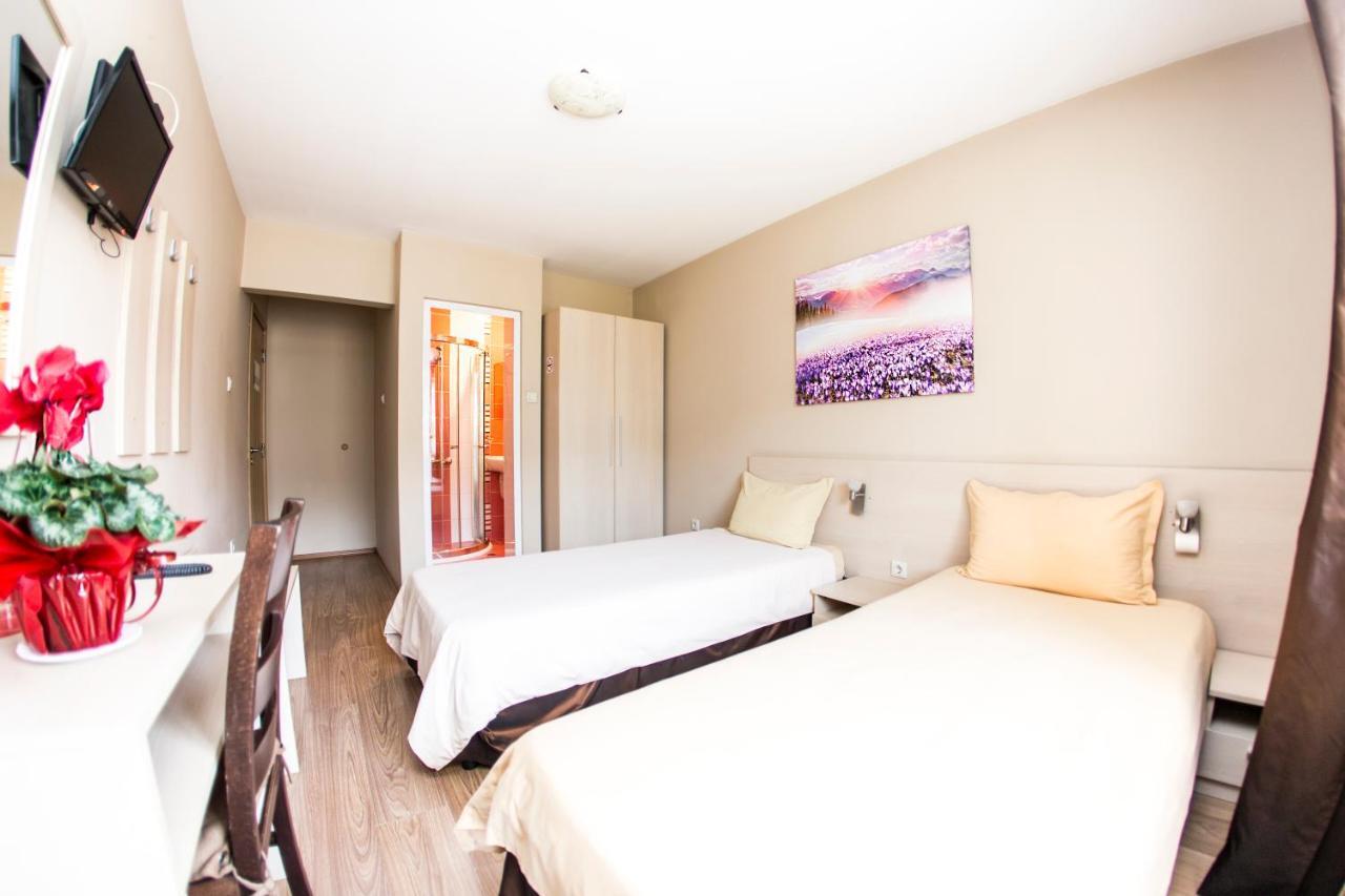 Family Hotel Madrid Sofia Buitenkant foto